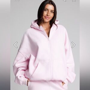 Comfrt Small Cloud Zip NWT Powder Pink NWT